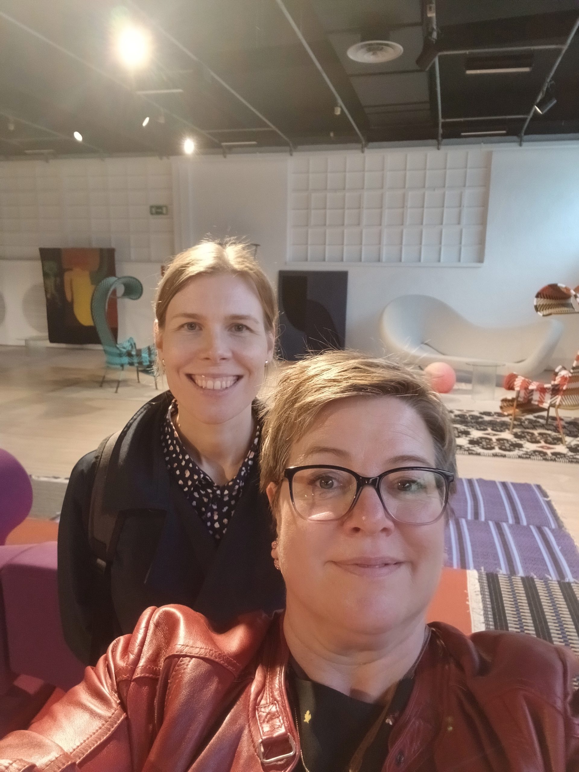 Henkilöt Anna Mähönen ja Hertta Ilmanen